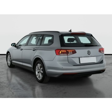 Volkswagen Passat  Kombi 2021,  2.0 diesel, automat - Na sprzedaż za 75 999 zł - Piaseczno - zdjęcie 6