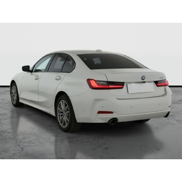 BMW Seria 3  Liftback 2023,  2.0 benzyna, automat - Na sprzedaż za 111 499 zł - Piła - zdjęcie 6