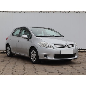 Toyota Auris 1.3 Dual VVT-i (99KM), 2013