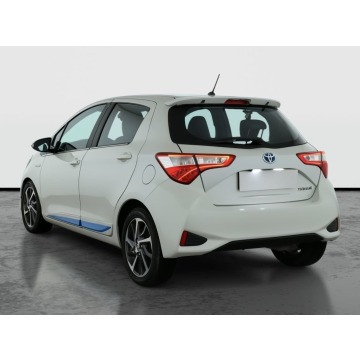 Toyota Yaris  Hatchback 2017,  1.5 benzyna, automat - Na sprzedaż za 47 999 zł - Kielce - zdjęcie 6