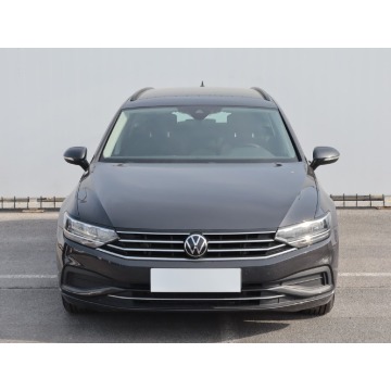 Volkswagen Passat  Kombi 2021,  1.5 benzyna, automat - Na sprzedaż za 63 999 zł - Lublin - zdjęcie 2