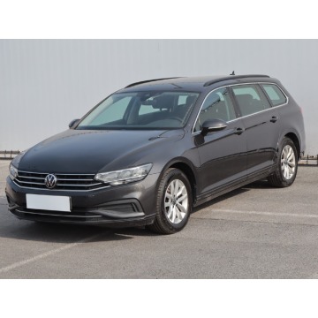 Volkswagen Passat  Kombi 2021,  1.5 benzyna, automat - Na sprzedaż za 63 999 zł - Lublin - zdjęcie 3