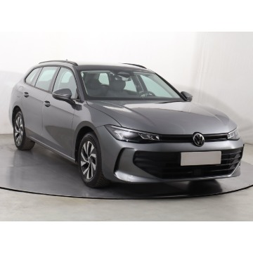 VW Passat 1.5 eTSI ACT (150KM), 2025