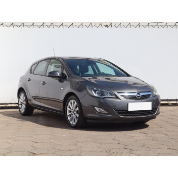 Opel Astra 1.6 T (180KM), 2012