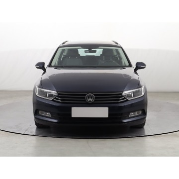Volkswagen Passat  Kombi 2016,  2.0 diesel - Na sprzedaż za 41 999 zł - Katowice - zdjęcie 2