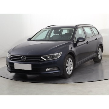 Volkswagen Passat  Kombi 2016,  2.0 diesel - Na sprzedaż za 41 999 zł - Katowice - zdjęcie 3