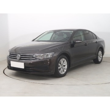Volkswagen Passat  Liftback 2020,  1.5 benzyna, automat - Na sprzedaż za 66 999 zł - Bielany Wrocławskie - zdjęcie 3