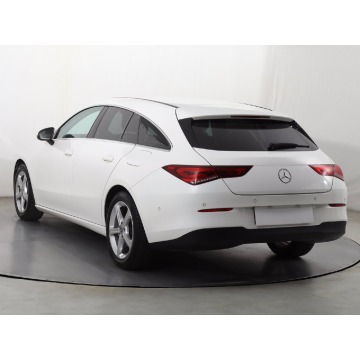 Mercedes - Benz CLA-klasa  Kombi 2020,  1.3 benzyna, automat - Na sprzedaż za 74 999 zł - Katowice - zdjęcie 6
