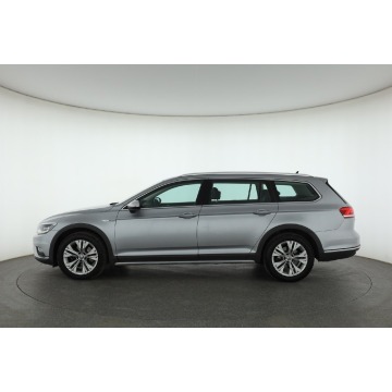 Volkswagen Passat  Kombi 2018,  2.0 diesel, automat - Na sprzedaż za 57 999 zł - Piaseczno - zdjęcie 4