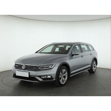 Volkswagen Passat  Kombi 2018,  2.0 diesel, automat - Na sprzedaż za 57 999 zł - Piaseczno - zdjęcie 3