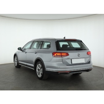 Volkswagen Passat  Kombi 2018,  2.0 diesel, automat - Na sprzedaż za 57 999 zł - Piaseczno - zdjęcie 6