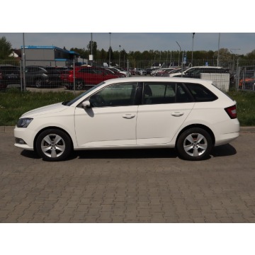 Skoda Fabia  Kombi 2018,  1.0 benzyna - Na sprzedaż za 24 499 zł - Katowice - zdjęcie 4