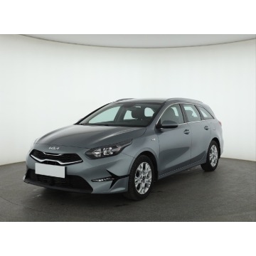 Kia Ceed  Kombi 2021,  1.5 benzyna, automat - Na sprzedaż za 49 999 zł - Piaseczno - zdjęcie 3