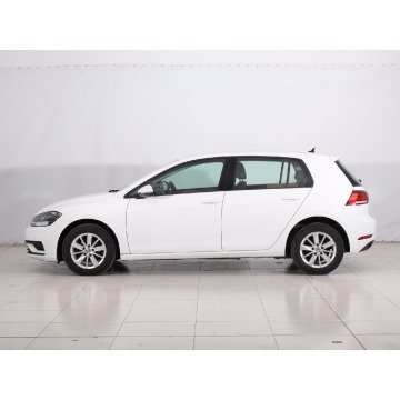 Volkswagen Golf  Hatchback 2018,  1.0 benzyna - Na sprzedaż za 43 999 zł - Ostrołęka - zdjęcie 4