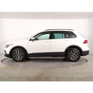 Volkswagen Tiguan  SUV 2020,  1.5 benzyna, automat - Na sprzedaż za 97 999 zł - Katowice - zdjęcie 4
