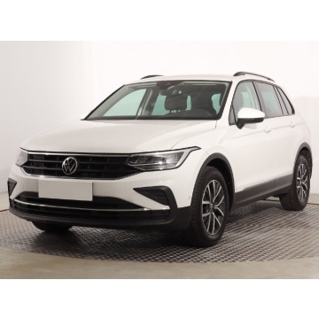 Volkswagen Tiguan  SUV 2020,  1.5 benzyna, automat - Na sprzedaż za 97 999 zł - Katowice - zdjęcie 3