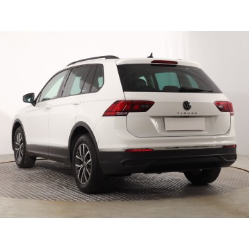 Volkswagen Tiguan  SUV 2020,  1.5 benzyna, automat - Na sprzedaż za 97 999 zł - Katowice - zdjęcie 6
