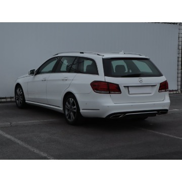Mercedes - Benz E-klasa  Kombi 2014,  2.1 diesel, automat - Na sprzedaż za 42 999 zł - Lublin - zdjęcie 6