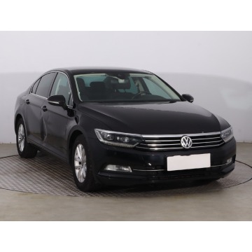 Volkswagen Passat  Liftback 2015,  1.4 benzyna - Na sprzedaż za 33 999 zł - Chrzanów - zdjęcie 1