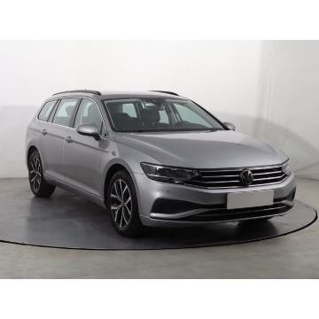 Volkswagen Passat  Kombi 2021,  1.5 benzyna, automat - Na sprzedaż za 64 999 zł - Katowice - zdjęcie 1