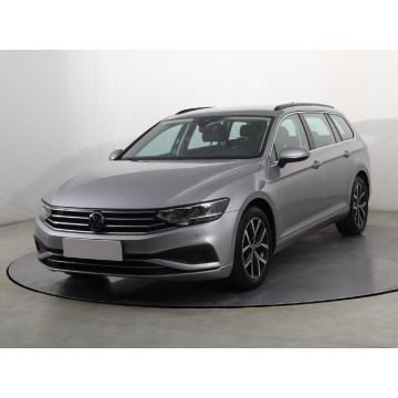 Volkswagen Passat  Kombi 2021,  1.5 benzyna, automat - Na sprzedaż za 64 999 zł - Katowice - zdjęcie 3