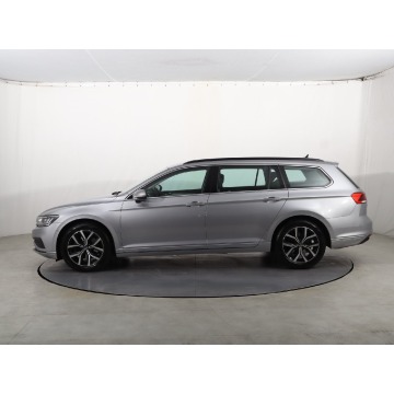 Volkswagen Passat  Kombi 2021,  1.5 benzyna, automat - Na sprzedaż za 64 999 zł - Katowice - zdjęcie 4