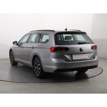 Volkswagen Passat  Kombi 2021,  1.5 benzyna, automat - Na sprzedaż za 64 999 zł - Katowice - zdjęcie 6