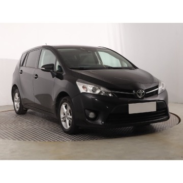 Toyota Verso  SUV 2016,  1.6 benzyna - Na sprzedaż za 43 999 zł - Katowice - zdjęcie 1
