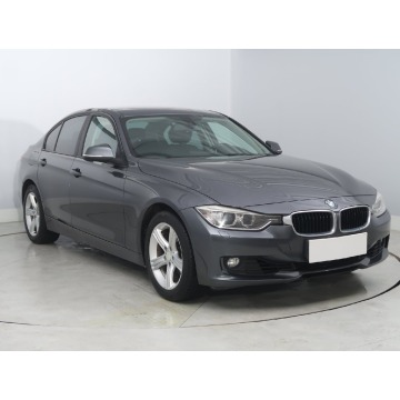 BMW 3 320 i (184KM), 2012