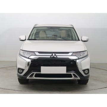 Mitsubishi Outlander  SUV 2019,  2.0 benzyna, automat - Na sprzedaż za 78 999 zł - Bielany Wrocławskie - zdjęcie 2