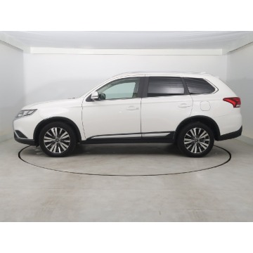 Mitsubishi Outlander  SUV 2019,  2.0 benzyna, automat - Na sprzedaż za 78 999 zł - Bielany Wrocławskie - zdjęcie 4