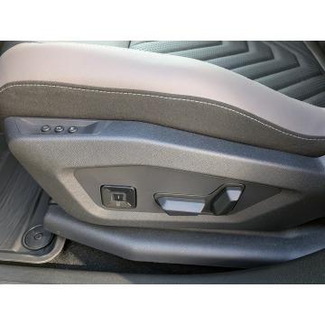 Jeep Compass  SUV 2026,  1.2 benzyna, automat - Na sprzedaż za 143 900 zł - Piła - zdjęcie 12