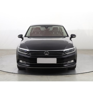 Volkswagen Passat  Liftback 2016,  1.8 benzyna, automat - Na sprzedaż za 44 999 zł - Katowice - zdjęcie 2