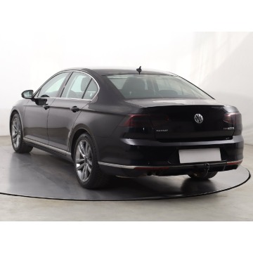 Volkswagen Passat  Liftback 2016,  1.8 benzyna, automat - Na sprzedaż za 44 999 zł - Katowice - zdjęcie 6