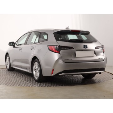 Toyota Corolla  Kombi 2022,  1.8 benzyna, automat - Na sprzedaż za 74 999 zł - Katowice - zdjęcie 6