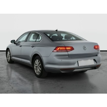 Volkswagen Passat  Liftback 2019,  1.5 benzyna, automat - Na sprzedaż za 56 999 zł - Katowice - zdjęcie 6