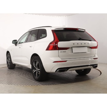 Volvo XC60  SUV 2019,  2.0 benzyna, automat - Na sprzedaż za 109 999 zł - Katowice - zdjęcie 6