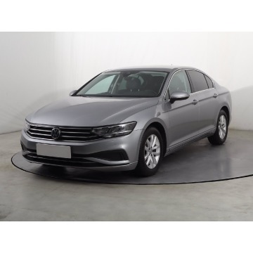 Volkswagen Passat  Liftback 2020,  1.5 benzyna, automat - Na sprzedaż za 61 499 zł - Katowice - zdjęcie 3