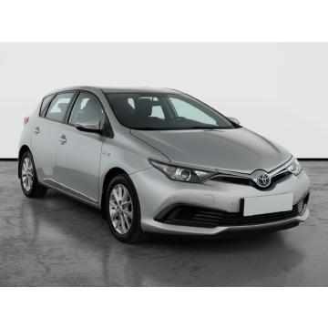 Toyota Auris Hybrid (136KM), 2016