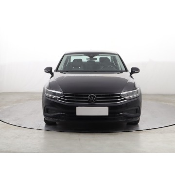 Volkswagen Passat  Liftback 2020,  1.5 benzyna - Na sprzedaż za 58 999 zł - Katowice - zdjęcie 2