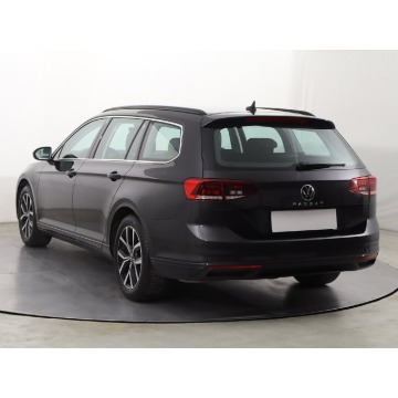 Volkswagen Passat  Kombi 2020,  1.5 benzyna, automat - Na sprzedaż za 58 999 zł - Katowice - zdjęcie 6