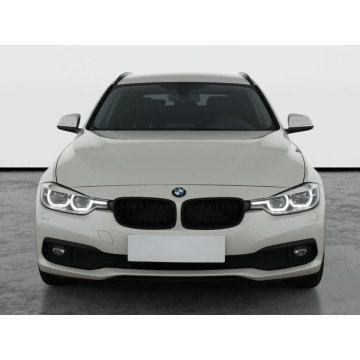 BMW Seria 3  Kombi 2019,  2.0 diesel, automat - Na sprzedaż za 55 999 zł - Piaseczno - zdjęcie 2