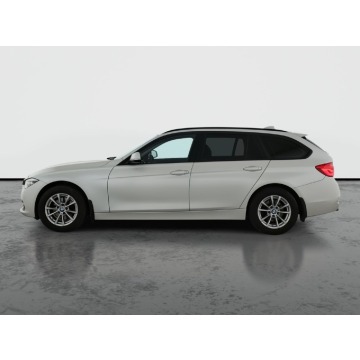 BMW Seria 3  Kombi 2019,  2.0 diesel, automat - Na sprzedaż za 55 999 zł - Piaseczno - zdjęcie 4
