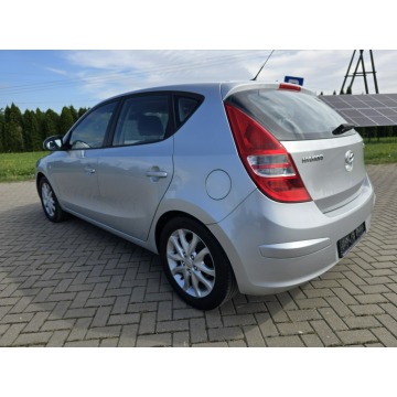 Hyundai i30  Hatchback 2007,  1.6 benzyna - Na sprzedaż za 12 900 zł - Kutno - zdjęcie 11