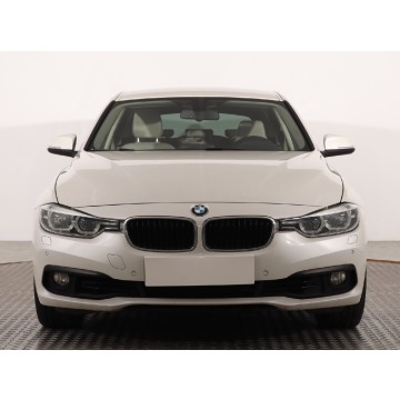 BMW Seria 3  Kombi 2016,  1.5 benzyna, automat - Na sprzedaż za 58 999 zł - Katowice - zdjęcie 2