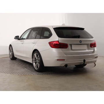 BMW Seria 3  Kombi 2016,  1.5 benzyna, automat - Na sprzedaż za 58 999 zł - Katowice - zdjęcie 6