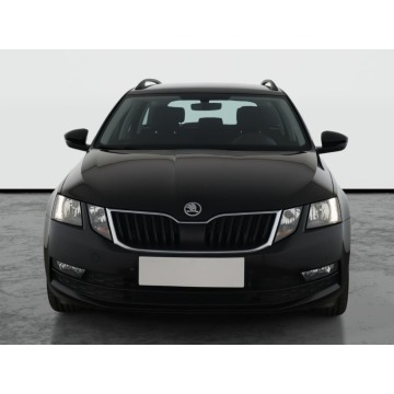 Skoda Octavia  Kombi 2018,  2.0 benzyna, automat - Na sprzedaż za 54 499 zł - Kraków - zdjęcie 2