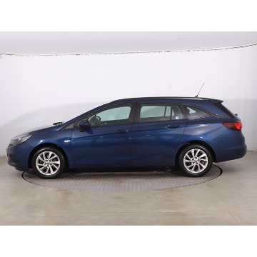 Opel Astra  Kombi 2019,  1.2 benzyna - Na sprzedaż za 36 999 zł - Jelenia Góra - zdjęcie 4