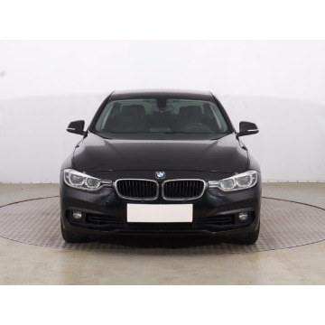 BMW Seria 3  Liftback 2018,  1.5 benzyna, automat - Na sprzedaż za 51 999 zł - Szczecin - zdjęcie 2