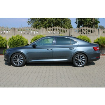 Skoda Superb  Sedan/Limuzyna 2018,  2.0 diesel, automat - Na sprzedaż za 82 900 zł - Zambrów - zdjęcie 10